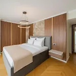 One66 - Luxury 브라쇼브
