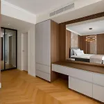 호텔 One66 - Luxury 3*